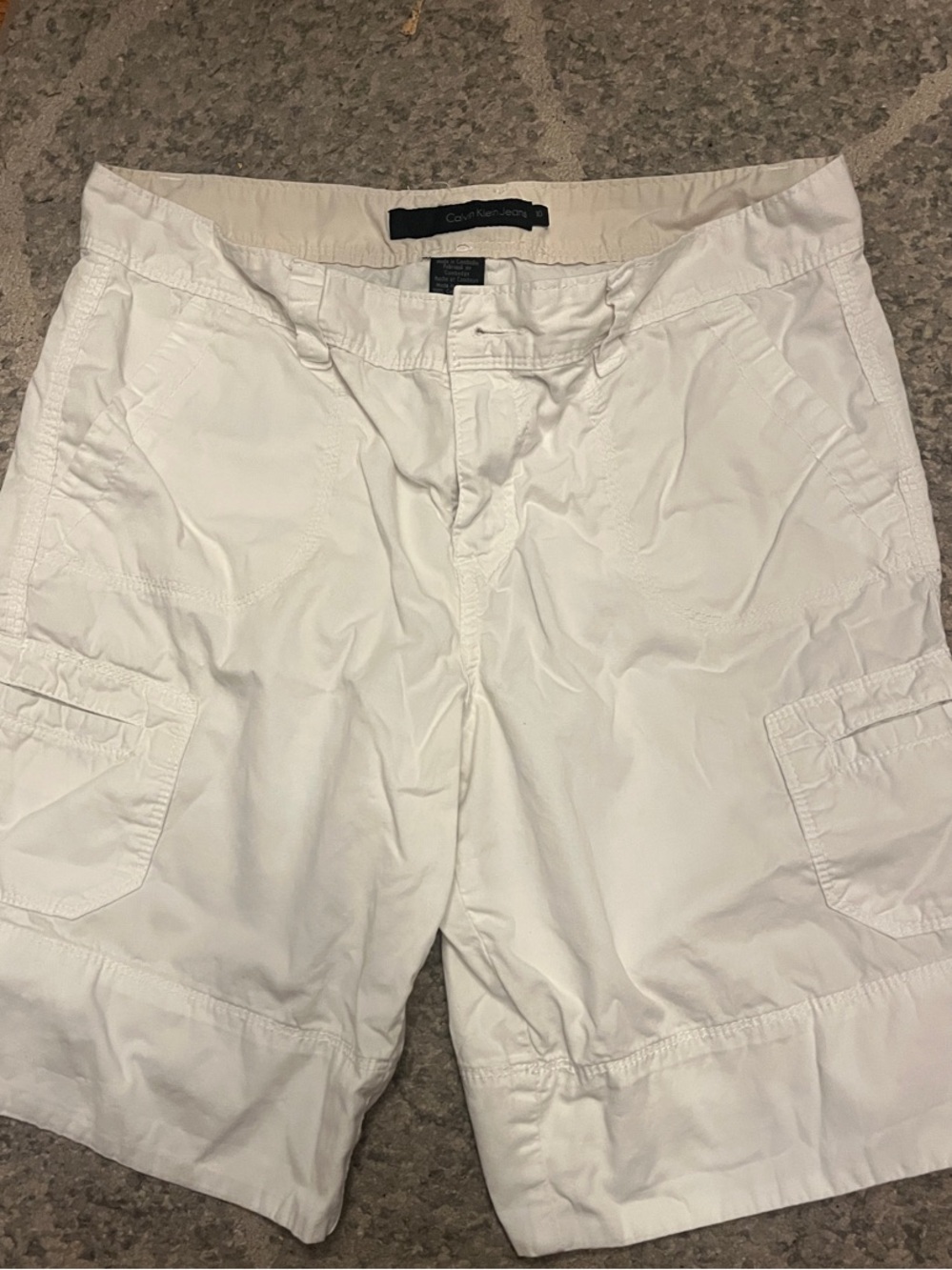 Calvin Klein Jeans Men's White Cargo Shorts, 17inches across